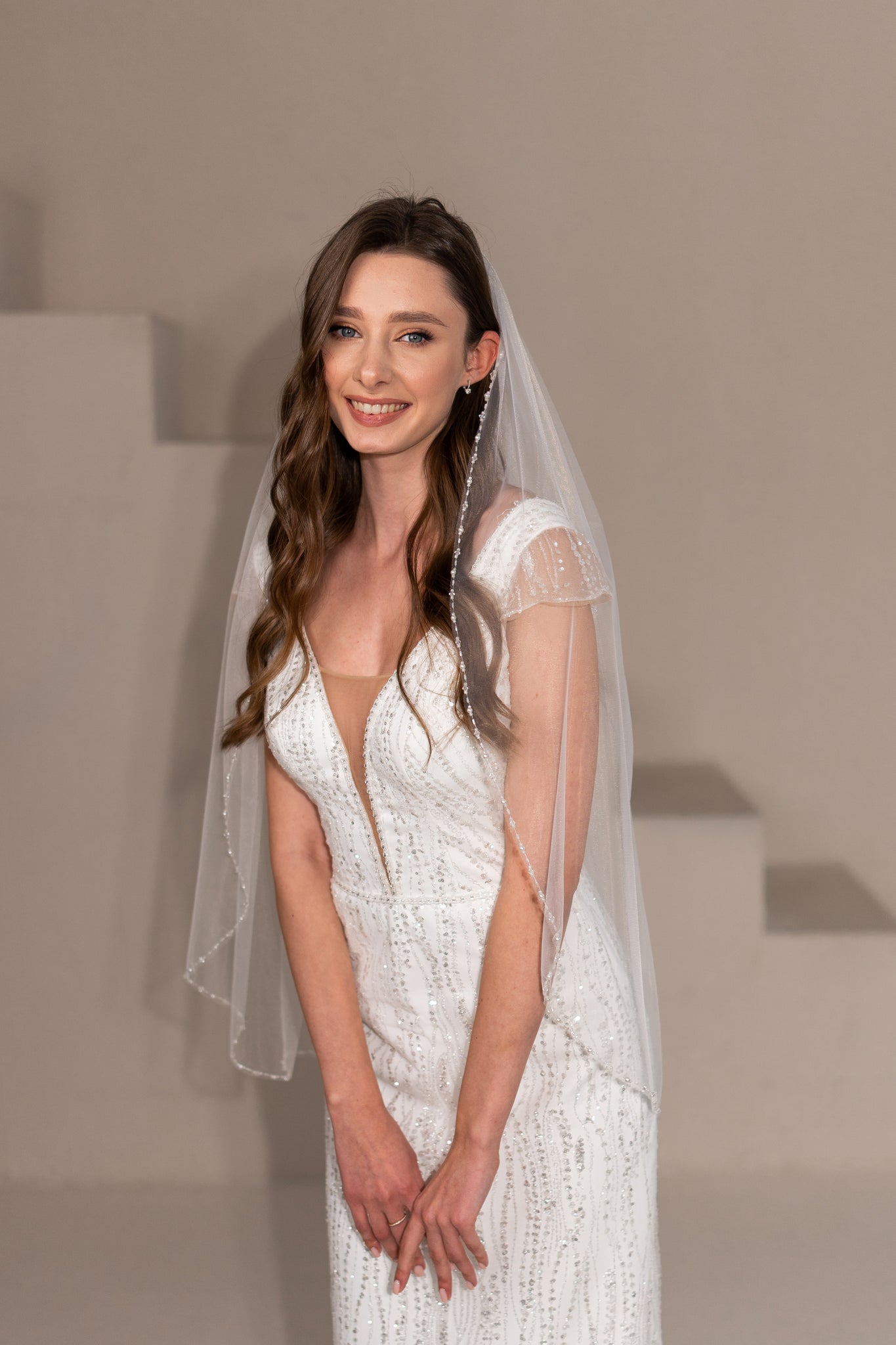 Crystal pearl edge veil 1