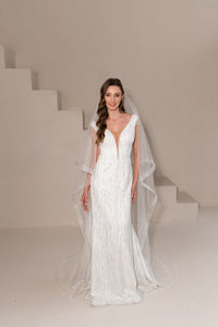 Ivory wedding veil with horsehair trim and metal comb