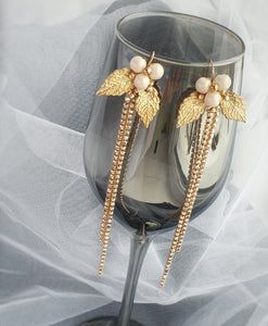 Pearl gold leaf earrings