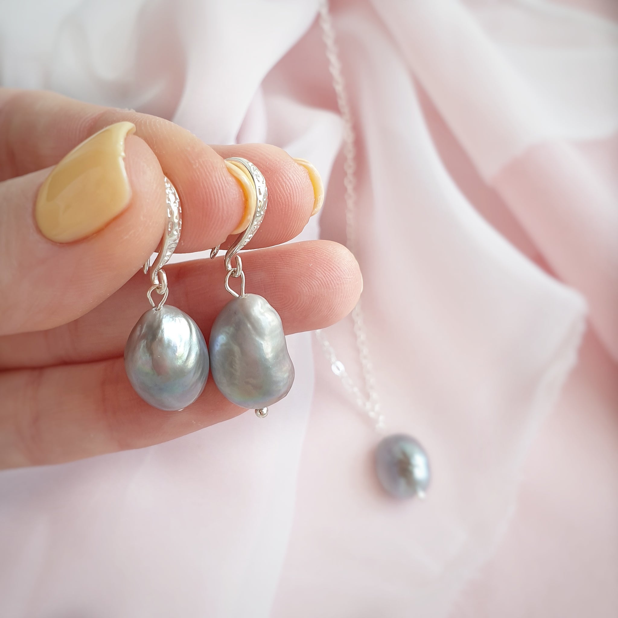 Silver pearl bridal jewelry set