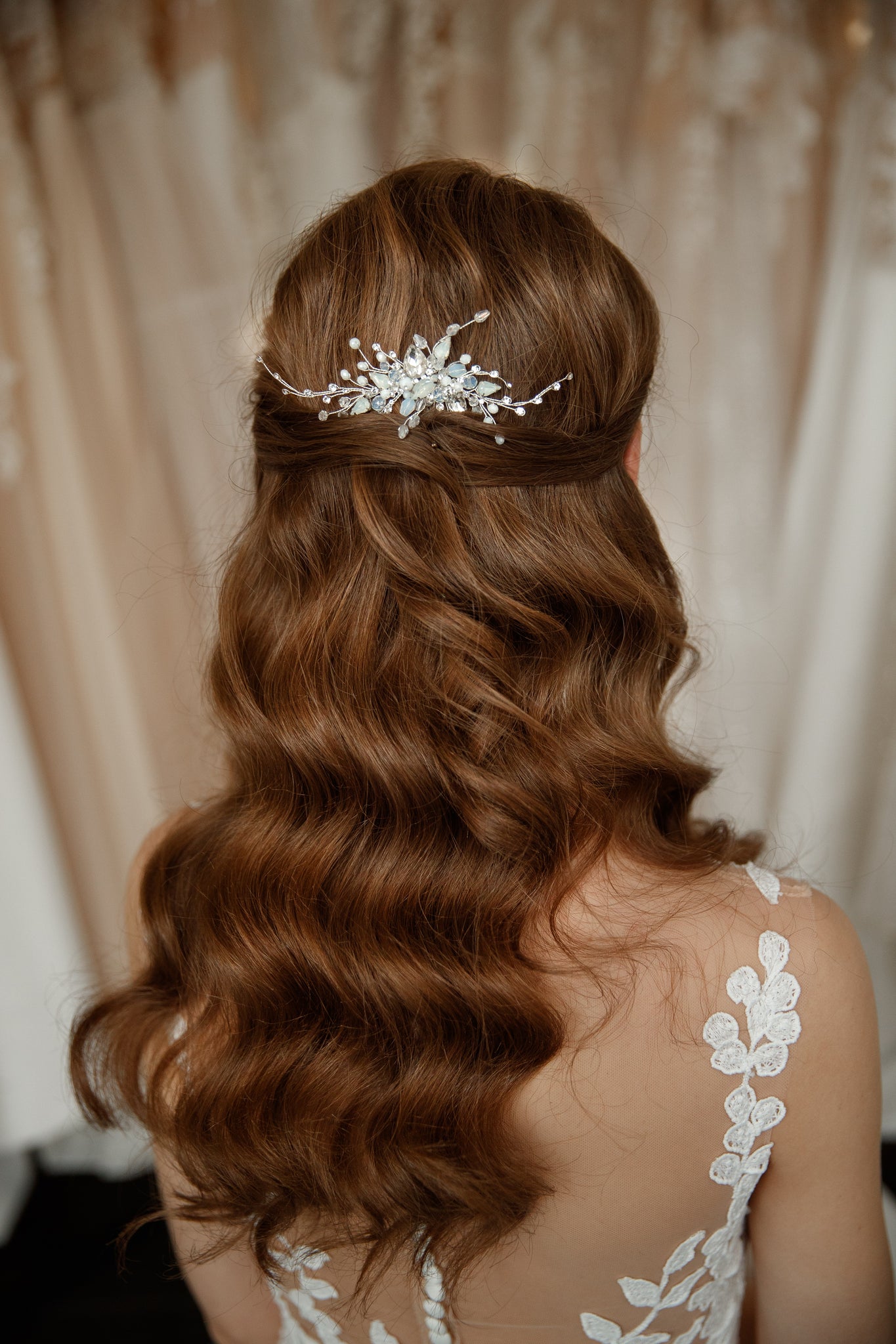 Bridal hair comb Silver crystal wedding headpiece