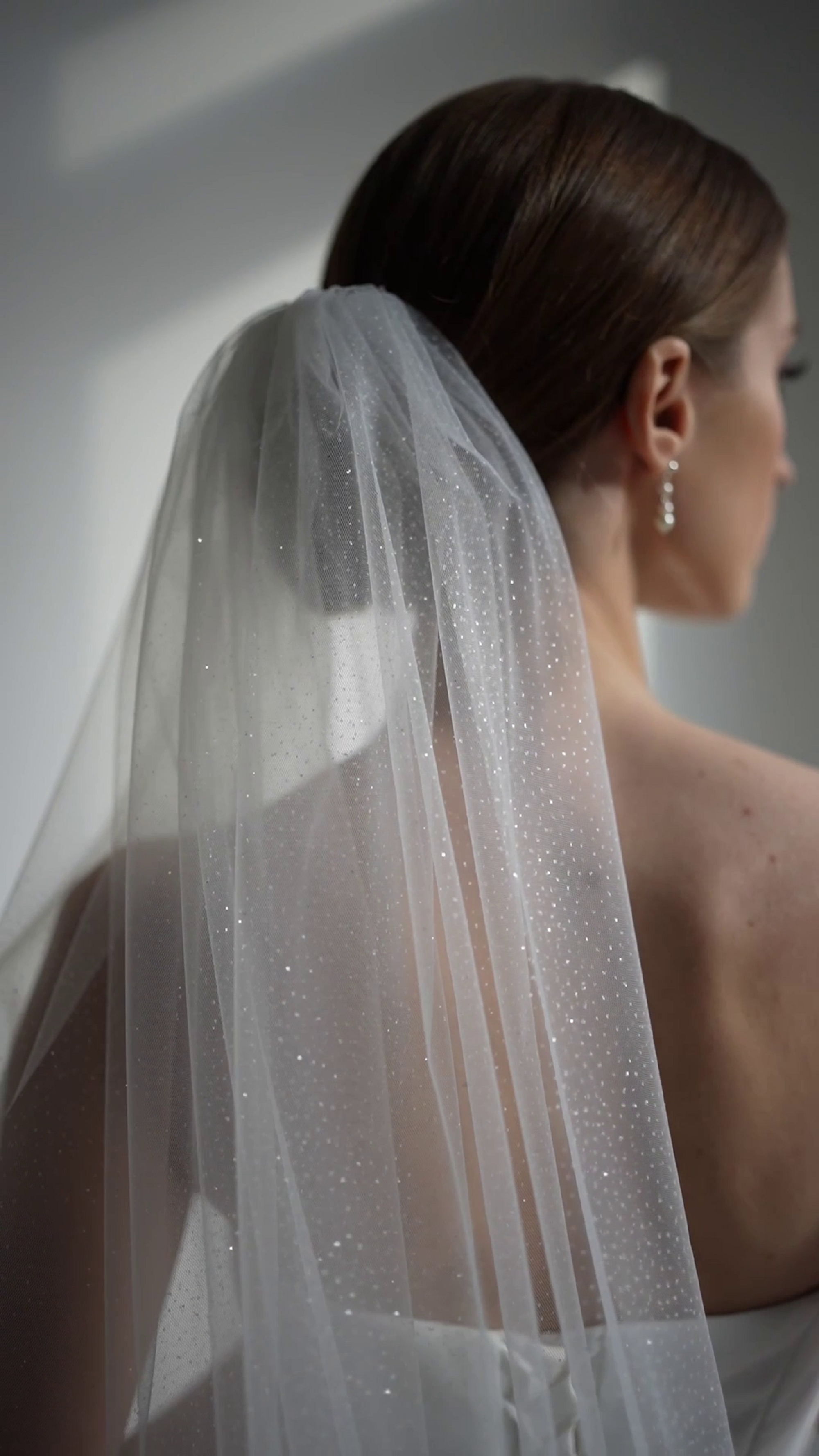 Unsutuo 1 Tier Glitter Bride Wedding Veil Elbow