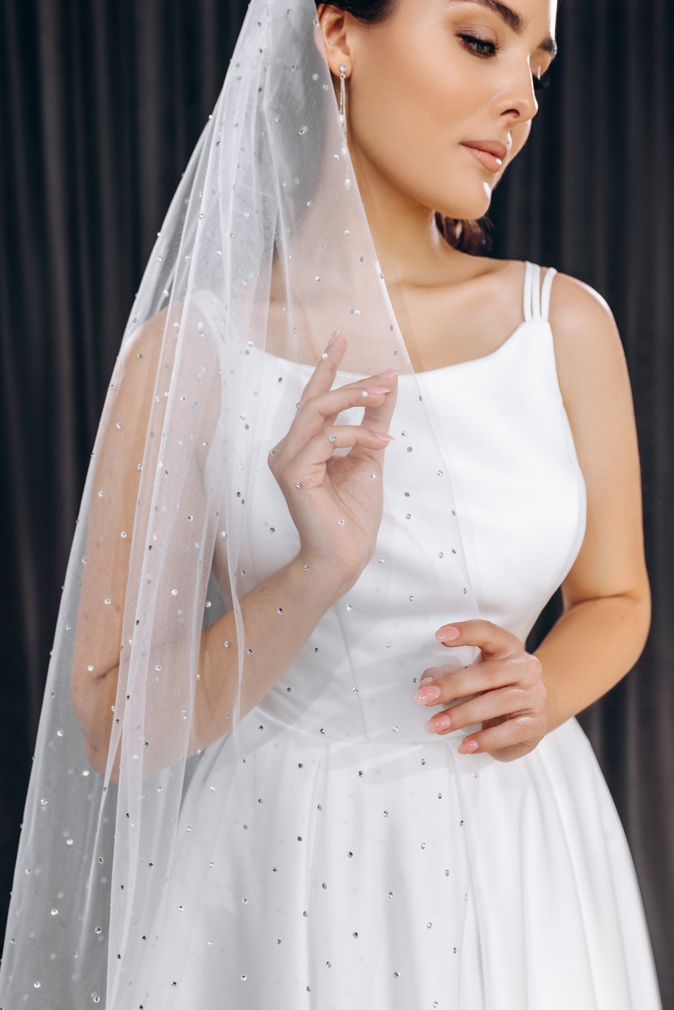 Scattered crystal bridal veil