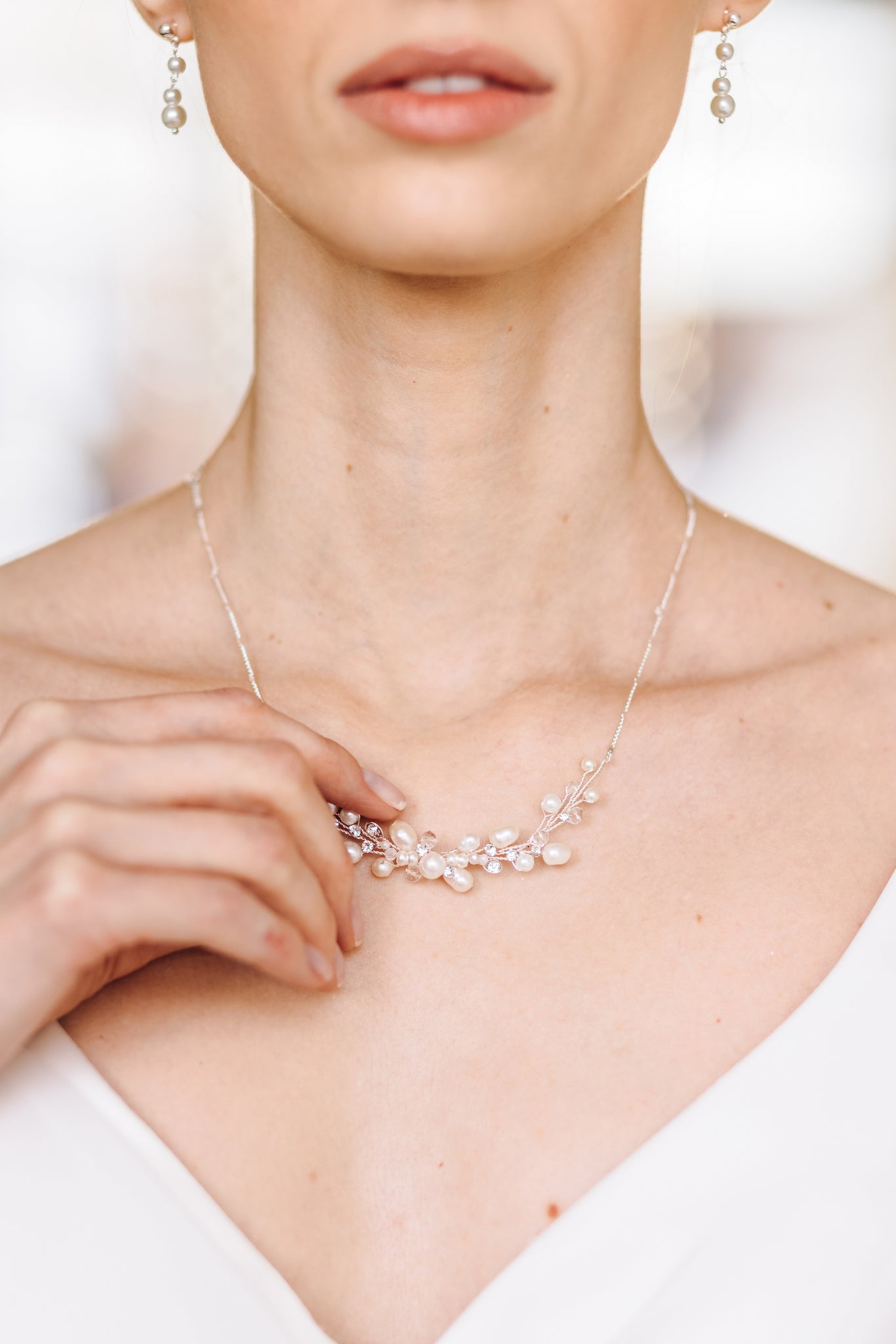 Dainty simple bridal necklace