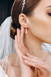 Minimalist pearl bridal necklace & earrings set